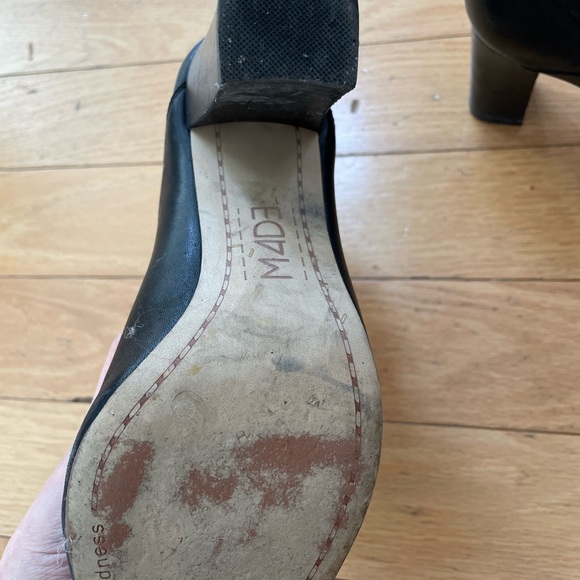 M4D3 Salama Block Heel Bootie - Picture 2 of 5